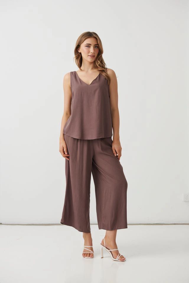Choc Swing V Neck Tank Top