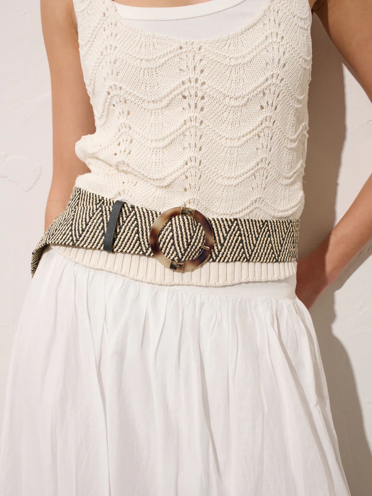 Black/White Acrylic Round Buckle Straw Belt