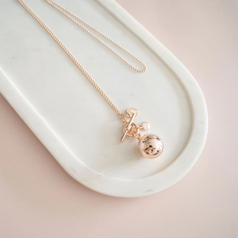 Long ball Necklaces Secondary image
