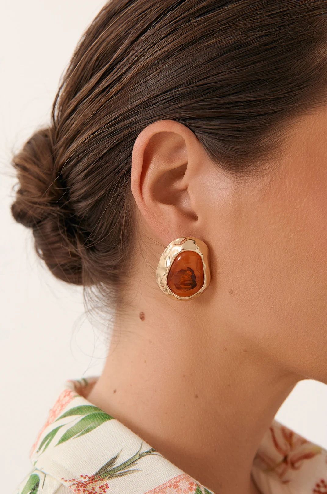 Metal Edged Resin Stud Earrings Terracotta Main image