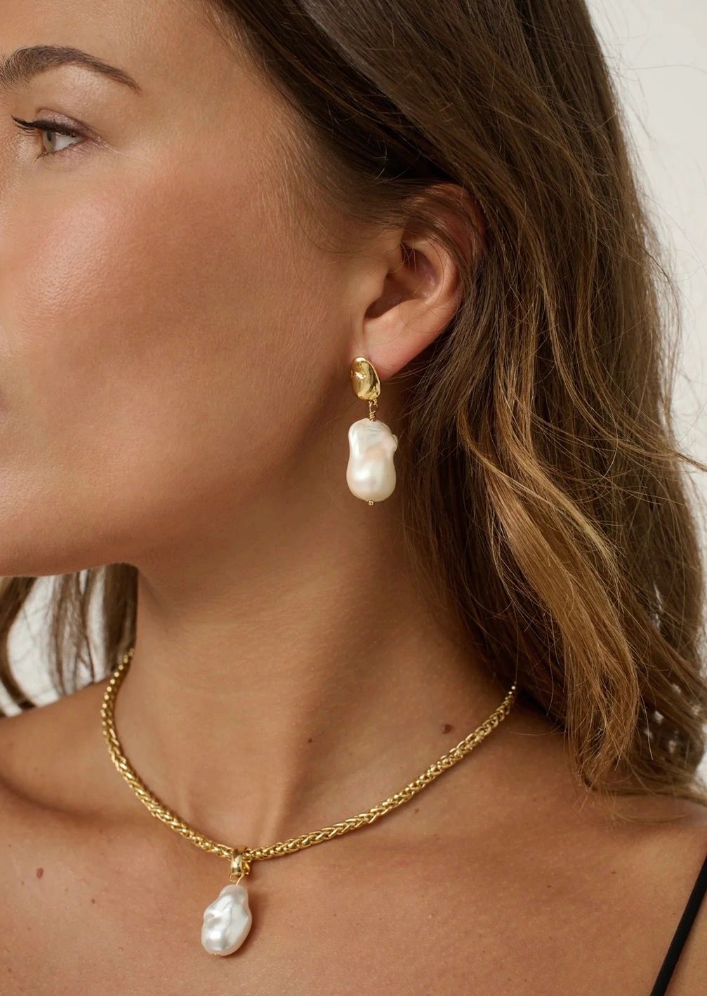 Organic Pearl Pendant Necklace