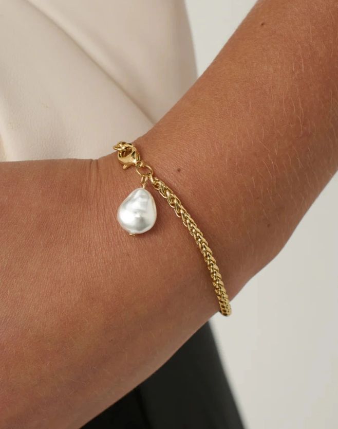 Organic Pearl Pendant Bracelet Secondary image